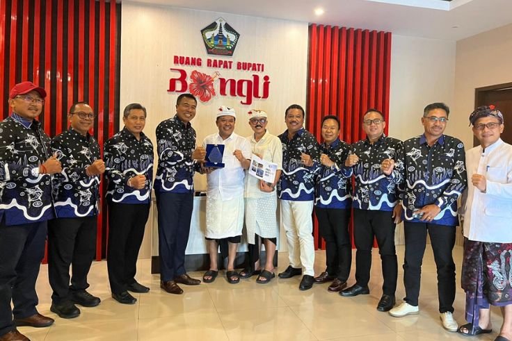 ASITA held discussions with the Bangli Government on integrated tourism programs and the proposed one gate system, Feb (9/2).