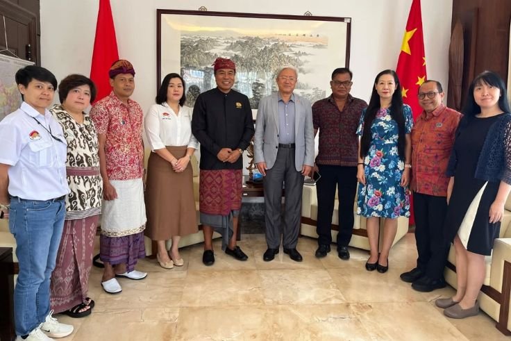 Discussion between Association of the Indonesian Tours and Travel Agencies (ASITA) Bali and the Consulate-General of China in Bali on strengthening tourism standards in Bali.