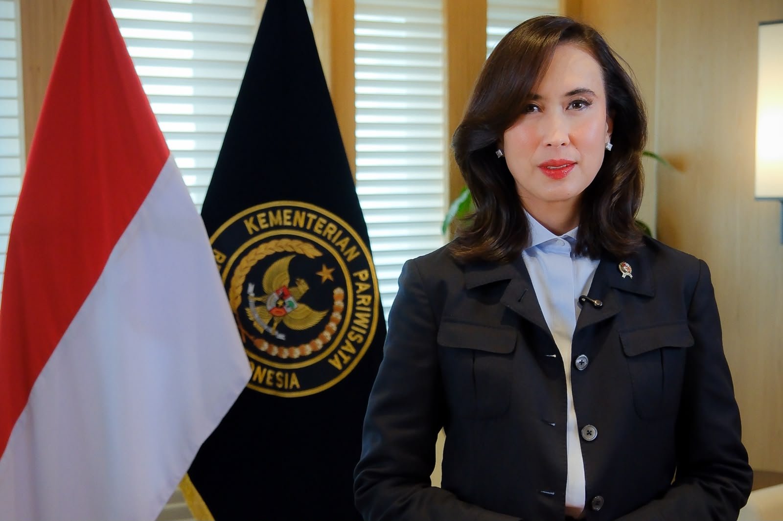 Tourism Minister Widiyanti Putri Wardhana delivers a statement in Jakarta on Monday (September 28, 2026).